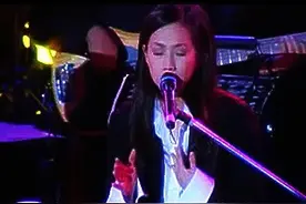 林忆莲用这首《问》唱哭了身旁的李宗盛，难猜莫过于情人的心啊图片