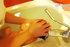 护士给新生婴儿洗澡技术超震撼！宝妈必看！图片