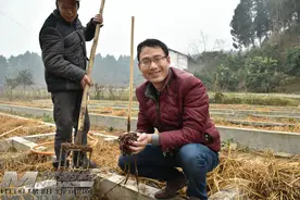 “蚯蚓大王”龚成兵图片