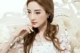 李小璐再披婚纱拍写真 小甜馨长得越来越像妈妈视频封面