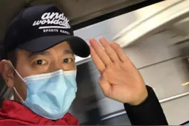 刘德华出院回家：我很快就可以自己站起来！图片