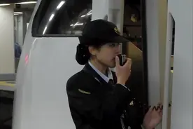 看了日本美女高铁乘务员热情的服务态度，值得我们去学习视频封面