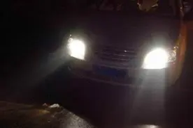 近光灯为什么左边低右边高！去4S店投诉后，感觉到无地自容！视频封面