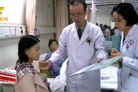 母亲移植子宫给女儿，中国首个移植子宫内孕育宝宝出生视频封面