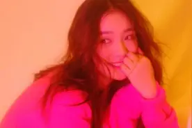 林允深夜微博晒写真！打扮妖娆妩媚！网友大呼太像舒淇！视频封面