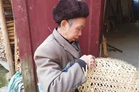 带大家看农村水电站，一个近80岁的大爷月工资2000，还兼职做竹框视频封面
