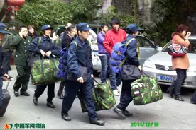 这名海军女兵像“潮男” 已随舰艇与13个国家Say Hi图片