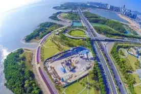 西湾公园二期建设完成近半，这个夏天畅玩3公里的海岸线图片