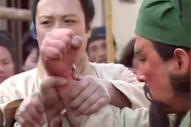 关羽赶集惹张飞 刘备情急劝架把言和视频封面