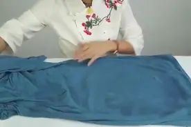 衣服着急穿却褶皱了 教你这样处理一下，3分钟就能变平整视频封面