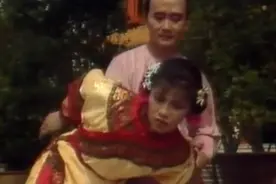 翁美玲主演十三妹主题曲《巾帼英雄》，再现不同的翁美玲视频封面