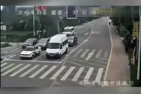 儿童误食老鼠药，警车开道，抢救生命，刻不容缓！视频封面