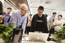 库克：苹果布局中国的深度广度不会变，这个曲线会不断向上图片