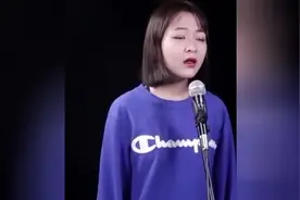小姐姐翻唱伤感情歌《你还要我怎样》，她唱得好有感情！