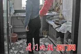 楼上违规装修太野蛮 楼下天花板掉水泥块图片