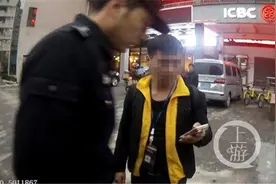 奇葩男给车子上锁 共享单车变“专车”图片