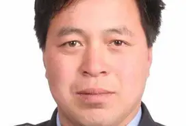 李安民推开同事时被“武疯子”砍倒 被批准为烈士图片