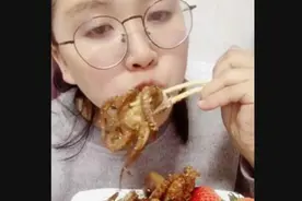 红烧迷你八爪鱼，头里面全是大米蛋，一口吞太过瘾了！视频封面