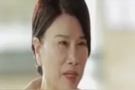 #董明珠 说起儿子一脸满足，不管多晚回家，儿子都会等自己吃饭@抖音小助手视频封面