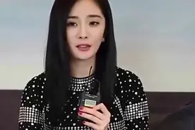 杨幂剃光头，范冰冰剃光头，都是假的，只有她们俩是真剃了视频封面