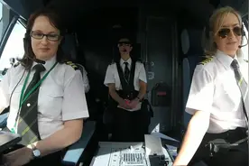 第一视角航空公司最美双女机长起飞至着陆全过程视频封面