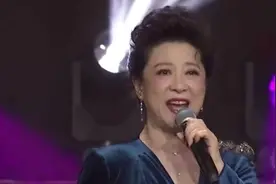 69岁王馥荔 隐藏了40年的儿子曝光，原来是这么熟悉的他