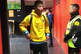 #瓦伦西亚vs西班牙人 抵达梅斯塔利亚球场！视频封面