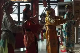 华人女子在菲撑起闽南高甲戏 收菲律宾人做学徒图片