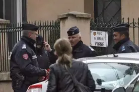 旅法华侨在家被警察射杀，双方各执一词，真相到底是什么？图片