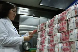 香港杠杆反向产品乍现 聪明的钱伺机南下图片