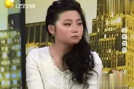 女孩哭着问男友：你还爱我吗？得到回答后，女孩哭得不能自已