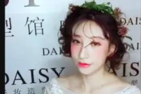 新娘造型｜一款简单易学的短发鲜花发型，搭配甜美妆容恰到好处视频封面