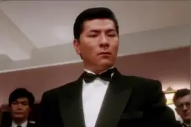 赌神周润发用瑞士银行本票做诱饵，骗赌王和反叛的小弟一起上套视频封面