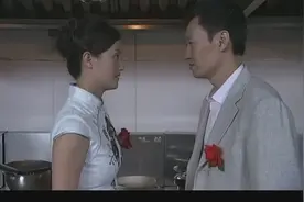 离异夫妻在朋友婚礼上被劝复婚，俩人在厨房越来越对眼，又好上了视频封面