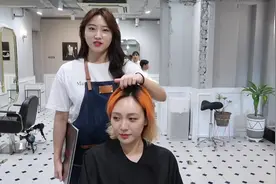 最容易考验人的发型，标准的瓜子脸绝配发型。
