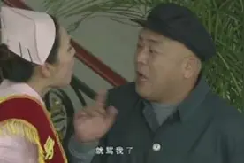 大爷医院看病，结果和护士吵起来了，就地撒泼，我要看屁科视频封面