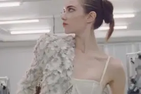 VOGUE2018巴黎时装周《巴黎赞歌》视频封面