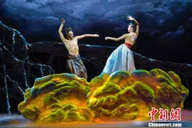 大型现代民族舞剧《甘工鸟》海口首演图片