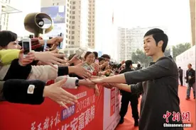 北影节“天坛奖”评委亮相 公认评片标准是从心出发图片