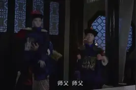 这种初级僵尸，走路是跳着走，而且是走直线视频封面