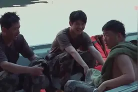 真正男子汉们在船上洗头，刘昊然露出腹肌，网友：受不了！视频封面