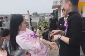 真实婚礼 大胆的伴郎 可以这样对待伴娘视频封面