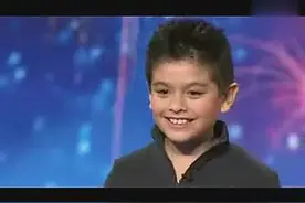 超可爱10小男孩超动听演唱征服现场所有观众（08年英国达人）视频封面