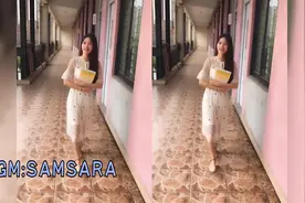 班主任在教师后窗看学生，配上这首BGM，瞬间回到学生时代视频封面