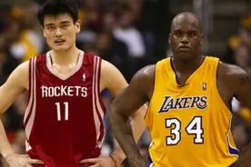 奥尼尔调侃：姚明每次后仰都走步图片