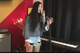 美女翻唱火爆网络的神曲《病变》，好听到爆！耳朵都酥了！