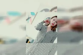 条纹衬衫显胖？那是你没分清竖条纹横条纹的区别。视频封面