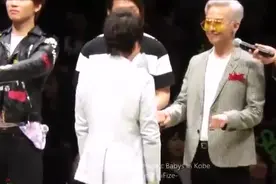 Bigbang演唱会玩游戏饭拍 权志龙的表情太可爱了视频封面