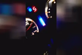 钱江蓝宝龙夜路挂五档120急速，发动机速度仪表盘都不够用了！视频封面