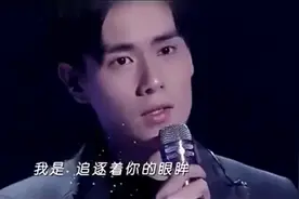白敬亭伴奏汪苏泷、张若昀合唱《追光者》，一开口就秒杀原唱！